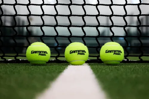 Vista 3 de Gamma Pelotas de pádel presurizadas deportivas, aprobadas por IPF, paquete de 3 unidades, alto rendimiento, rebote duradero y consistente, ideal