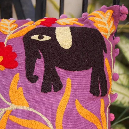 Vista 4 de INDACORIFY Almohada Suzani con estampado de animales, funda de almohada bordada de 16 x 16 pulgadas, funda de almohada decorativa, pompón indio