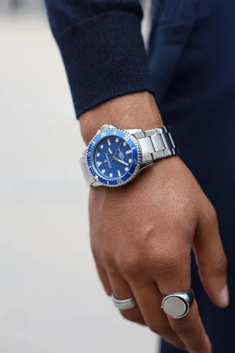 Vista 4 de Peugeot Reloj deportivo para hombre con bisel giratorio Pro Diver y pulsera de acero inoxidable Plateado/Azul