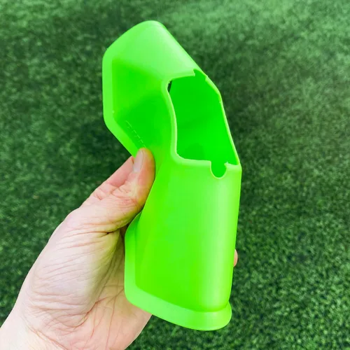 Vista 5 de QUICKPLAY Conos de fútbol - Juego de 20 Conos deportivos compactos altamente visibles Bright bold colors, Stackable & durable, Marks drills