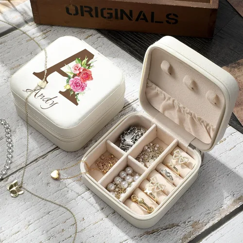Vista 7 de Caja organizadora de joyas personalizada, joyero de viaje portátil con letras y nombre para regalos de cumpleaños, San Valentín, Acción de Gracias