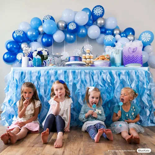 Vista 5 de Falda de mesa tutú azul. Falda de mesa de 6 pies con sauces de organza de doble capa para decoraciones bajo el mar, decoración de primer cumpleaños