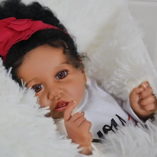 Vista 4 de KSBD Realistic Reborn Baby Doll Niña Negra – Muñeca Recién Nacida Afroamericana Realista de 20 Pulgadas con Cuerpo Suave Conjunto de Regalo