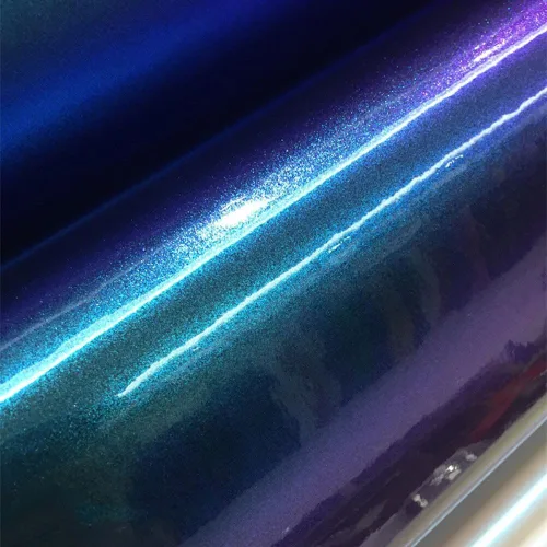 Vista 3 de LZLRUN Adhesivo de vinilo brillante brillante de color azul camaleón a morado con purpurina para interior del automóvil, lámina de cambio