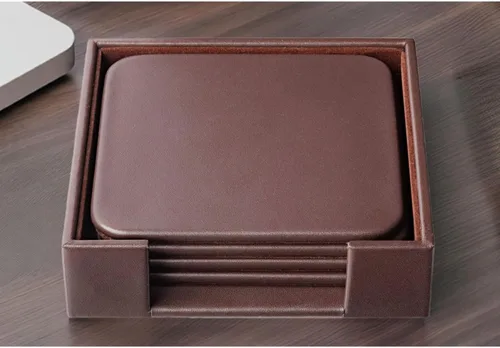 Vista 3 de Dacasso Juego de posavasos cuadrados de cuero marrón chocolate
