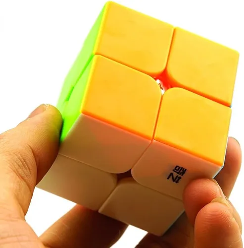 Vista 2 de BestCube Cubo Qidi 2 x 2, Cubo de velocidad 2 x 2 x 2 sin pegatinas, Cubo de rompecabezas (Versión Qidi)