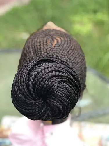 Vista 4 de Peluca trenzada/peluca trenzada hecha a mano con trenzas de caja. Color marrón. Hecho de forma ordenada y firme. Se envía en 1-2 semanas.