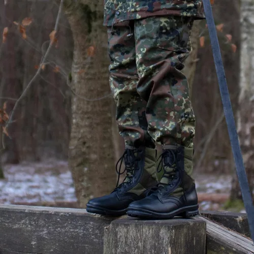 Vista 5 de Botas originales de la selva del ejército alemán para hombre, botas militares color negroverde, botas de combate de cuero para hombre