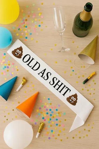 Vista 8 de Old AS SHlT - Banda de cumpleaños y jubilación para hombres y mujeres y pasador de seguridad grande. Fiesta de trabajo y eventos para jubilados