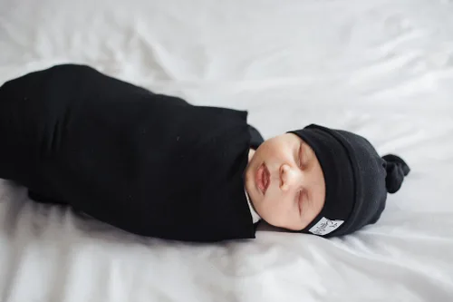 Vista 52 de Copper Pearl - gorro de bebé con nudo superior elástico suave