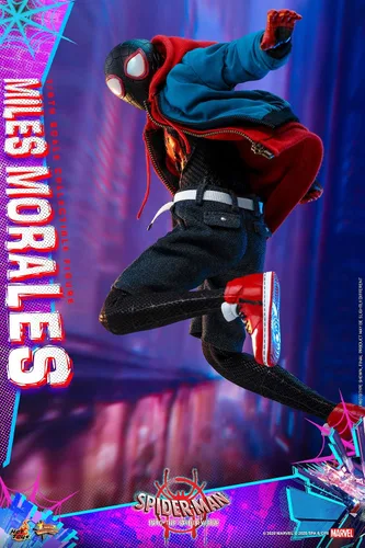 Vista 5 de Spider-Man Into the Spider-Verse Escala 1/6 Miles Morales