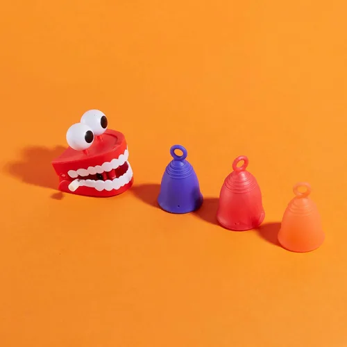 Vista 6 de Anillo de silicona con copa menstrual con vástago de bucle para una fácil extracción, alternativa de tampón reutilizable de 12 horas