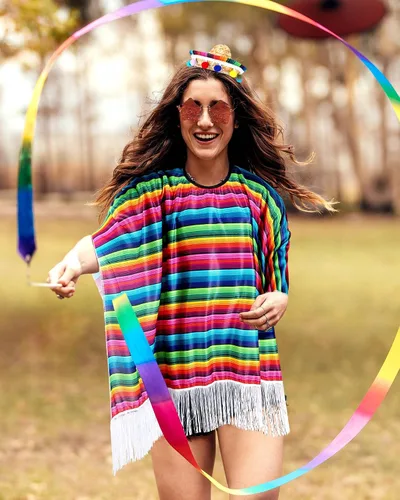 Vista 6 de Juego de 12 piezas de poncho y sombrero mexicanos del Cinco de Mayo para adultos, poncho de serape para fiesta mexicana con sombrero de paja