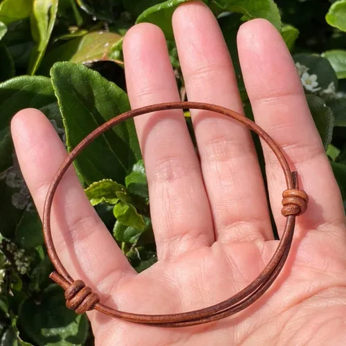 Vista 7 de Pulsera de cuero genuino para hombre de 0.059 in – Brazalete ajustable hecho a mano, pulsera de cuero minimalista para hombre, accesorios simples