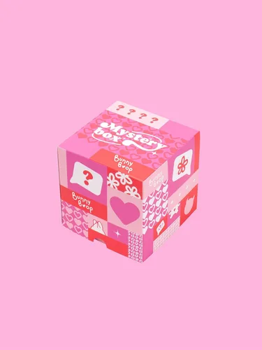 Vista 4 de Joyero Caja misteriosa para adultos y adolescentes de 4 accesorios acrílicos Caja con dos pares de aretes Preppy, colgante genial, pin Kawaii