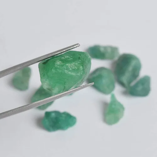 Vista 3 de GEMHUB AAA++ Esmeralda de calidad 70.50 Ct natural crudo Lote de 10 piezas de piedra envuelta en alambre verde esmeralda, Gema, lote de piedras