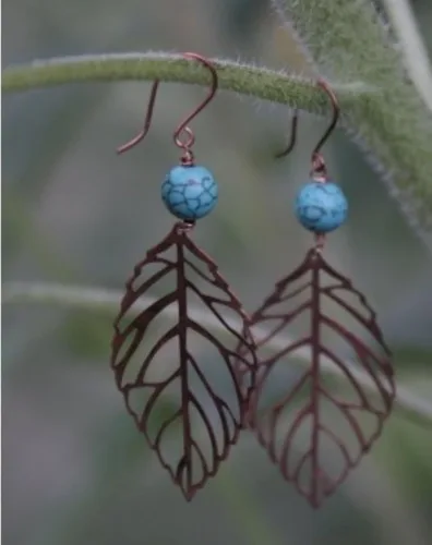 Vista 2 de Pendientes de hoja de cobre y turquesa para ella