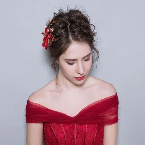 Vista 5 de Paquete de 2 pinzas para el pelo de flores rojas, horquillas de novia con flores de cristal, perla de cristal, accesorios de boda rojos para mujeres