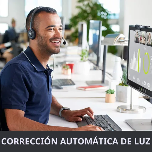 Vista 4 de Logitech C270 720p Webcam Plug-and-Play Wide Screen Video Calling - Black Auto-Light Correct, Noise-Reducing Mic, Zoom, Microsoft, Teams, Skype