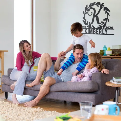 Vista 2 de RealSteel Arte de pared de metal personalizado, letra de monograma personalizada con corona decorativa, nombre de la familia, regalo personalizable