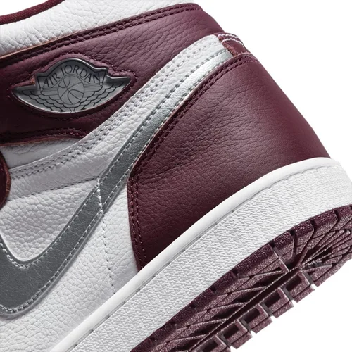 Vista 7 de Nike Men's Air Jordan 1 Retro High OG Sneaker