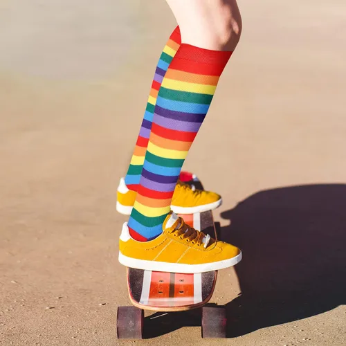 Vista 7 de Suluia Calcetines altos de color arcoíris para mujer, a rayas hasta la rodilla, medias altas hasta el muslo, tubo largo, copa del mundo, calcetines