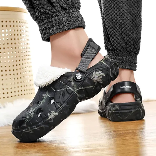 Vista 6 de SECHRITE Zuecos con forro de piel para hombre, pantuflas de invierno mullidas de ancho ancho con plantilla acolchada, zapatos cálidos para casa