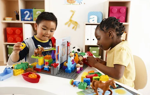 Vista 5 de LEGO StoryTales DUPLO Brick Set 45005, juguete educativo para el desarrollo del lenguaje para niñas y niños a partir de 3 años (109 piezas)