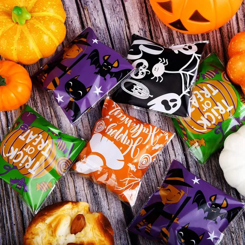Vista 5 de URATOT Paquete de 200 bolsas de dulces autoadhesivas de Halloween, bolsas de dulces o dulces de Halloween, bolsas transparentes para aperitivos