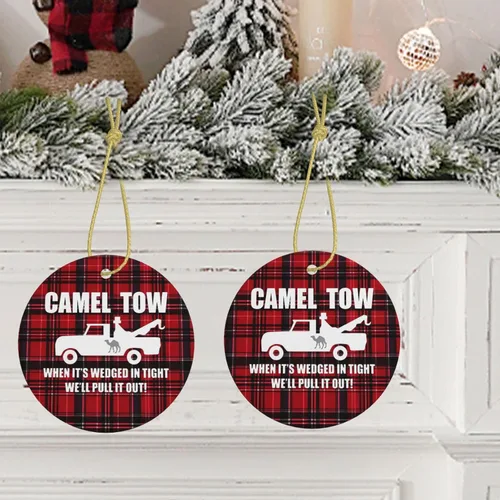 Vista 9 de Camel Towing When It's Wedged in Tight We'll Pull It Out Árbol de Navidad colgante cerámica redondo adornos de Navidad decoración del hogar