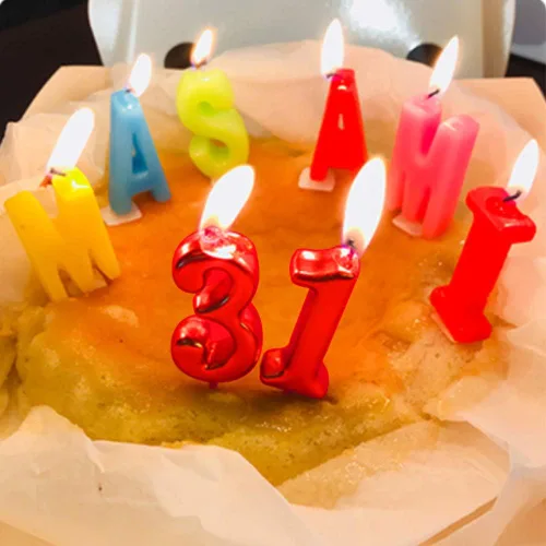 Vista 8 de NEWCANDLE - Velas de cumpleaños con purpurina roja