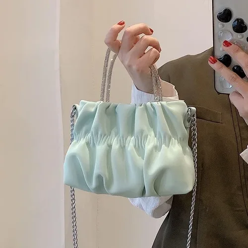 Vista 2 de Bolso de hombro acolchado para mujer, bolso de mano de diseño moderno de verano, bolso de hombro ligero de cuero vegano para niñas