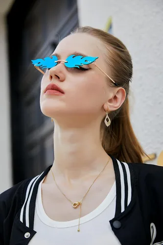 Vista 5 de FEISEDY Lentes de sol Fire Flame para mujer, sin montura de espejo, con forma de fuego, B2839