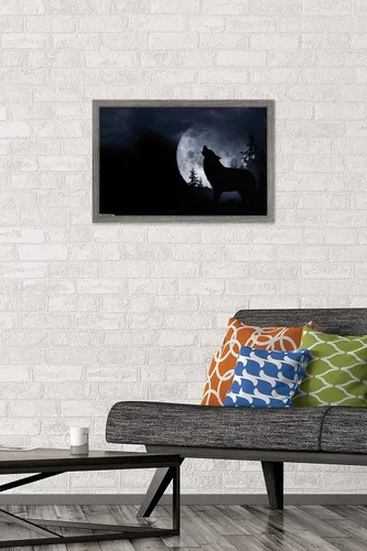 Vista 2 de Trends International Póster de pared de lobo - aullido, 14.725 x 22.375 pulgadas, versión enmarcada de madera de granero