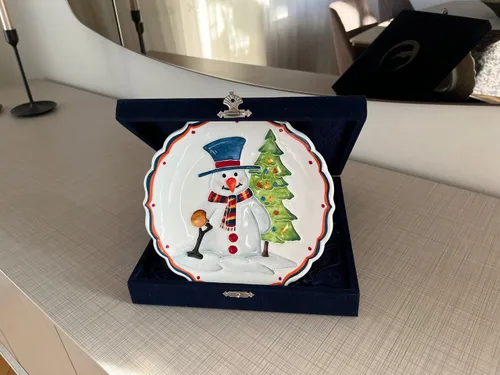 Vista 2 de Anka Handcrafts - Christmas Home Decors – Snowman - Handmade & Handpainted Ceramic Plates with Unique Embossed Surface – w Navy Int. Velvet Case