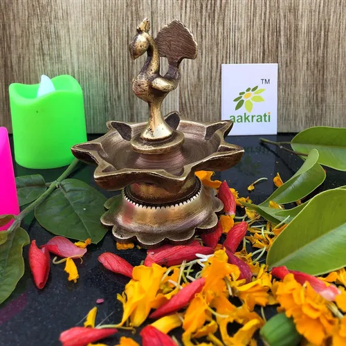 Vista 2 de Juego de diya de latón tradicional indio par Decoración del hogar Diya de latón para decoración y regalo