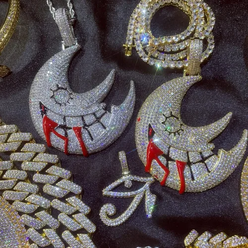 Vista 2 de ICEDIAMOND Shiny CZ Simulated Diamond Grinning Crescent Moon Necklace, Iced Out Zircon Gothic New Moon Pendant, Gold Plated Hip Hop Charm Jewelry