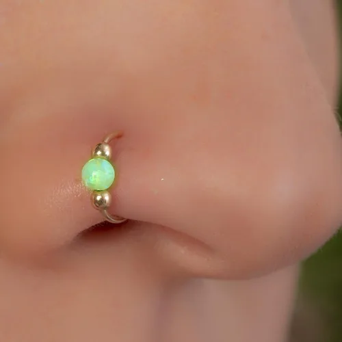 Vista 7 de 20g Gold Nose Rings + 3mm Opals