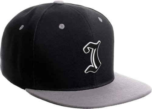 Vista 1422 de Daxton Gorra clásica con visera de billete plano con letras del alfabeto inglés antiguo de la A a la Z