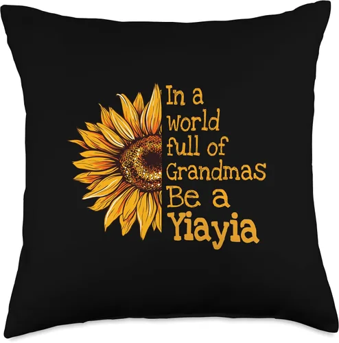 Vista 4 de In A World Of Grandmas Be A Yiayia Greece Greek Grandma Throw Pillow