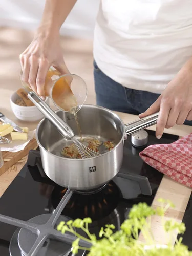Vista 8 de ZWILLING TWIN Classic - Sartén (5.5 in)