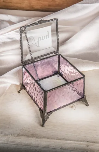 Vista 3 de Joyero personalizado grabado decorativo, vitral, recuerdo de vitrales, caja J Devlin 903 EB217-1 (rosa)
