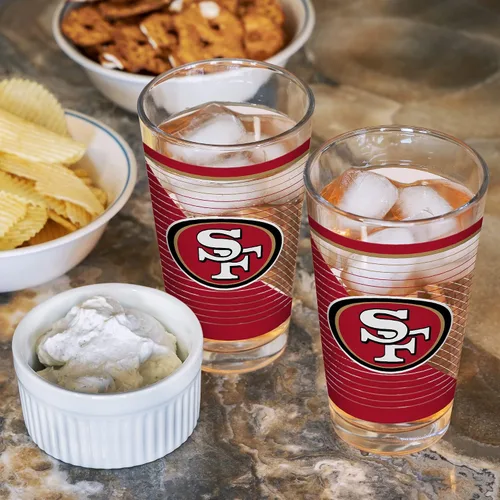 Vista 4 de Rico Industries NFL Football Main - Juego de 2 vasos clásicos de 16 onzas con logotipo impreso digitalmente, apto para lavavajillas NFL Football