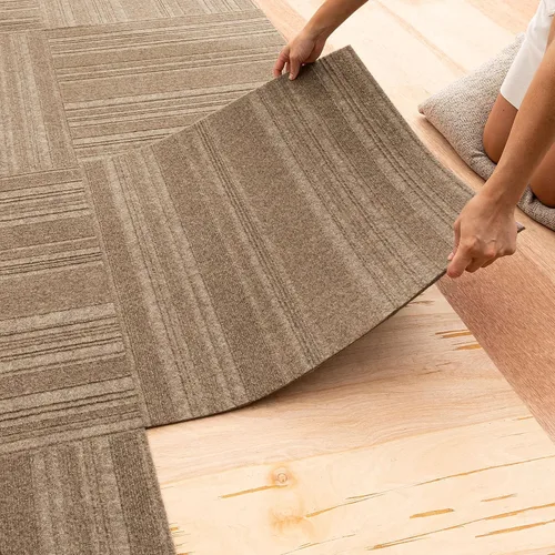 Vista 23 de Mohawk Home Baldosa de alfombra de 24" x 24" para interiores/exteriores, altura de pelo de 0.25", despegar y pegar, poliéster negro, (15 baldosas)