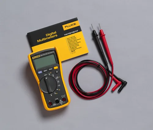 Vista 4 de Fluke 115 Multímetro digital, mide voltaje CA/CC hasta 600 V y corriente hasta 10 A, mide resistencia, continuidad, frecuencia y capacitancia