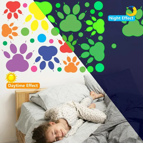 Vista 2 de Calcomanías con estampado de patas que brillan en la oscuridad, 128 calcomanías de pared luminosas y coloridas para dormitorio de niños, guardería