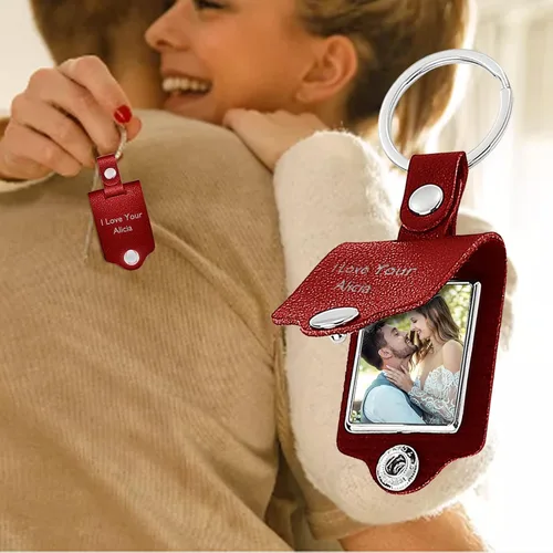 Vista 7 de Llavero personalizado con protección de cuero, llavero de texto personalizable con foto colorida para amantes de la familia, Rojo
