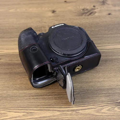 Vista 4 de Rieibi EOS R7 - Funda de piel sintética de calidad para cámara digital Canon EOS R7 - Funda de agarre para Canon EOSR7, color negro