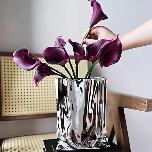 Vista 3 de Florero de cerámica de plata, forma de papel arrugado, acento decorativo para el hogar de metal (grande)