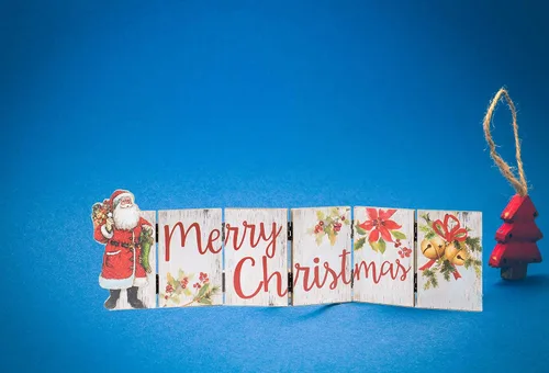 Vista 2 de Letrero de mesa de madera con texto en inglés "Merry Christmas", decoración de azulejos independientes con paneles plegables con bisagras de 5 x 19